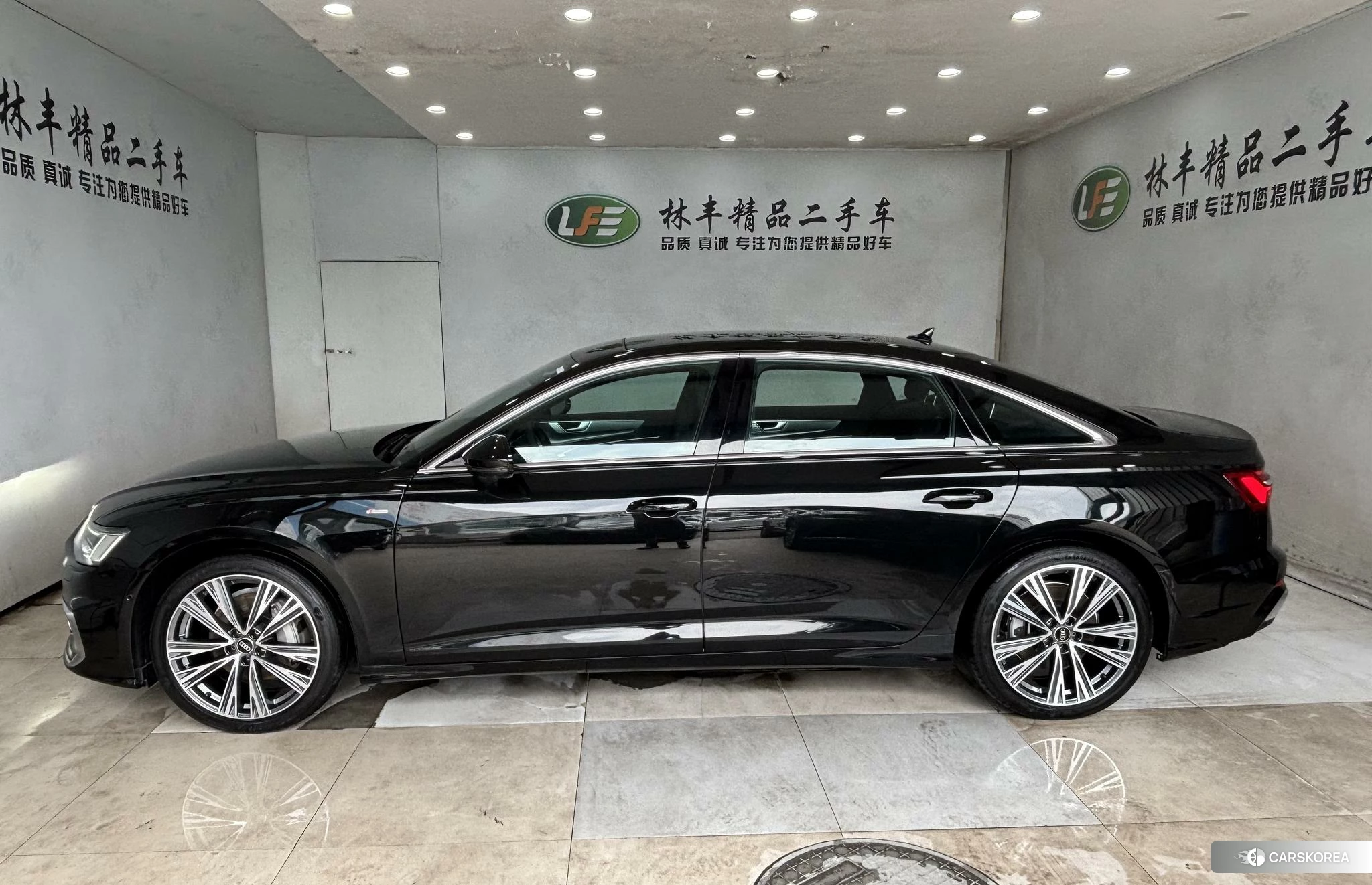 Audi A6L id 4513839 из Китая 11