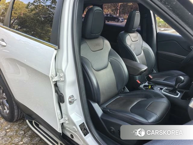 Jeep Free light id 4209795 из Китая 11