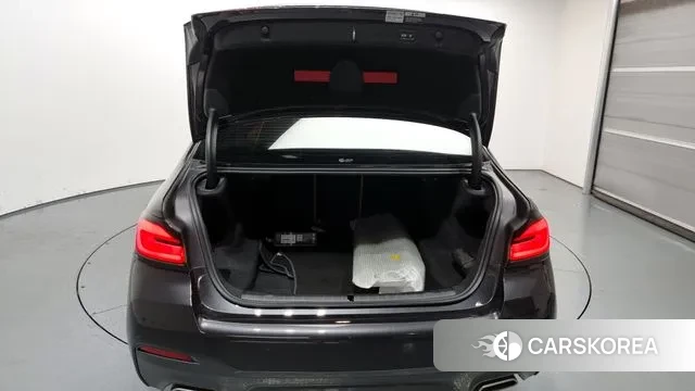 BMW 5 Series (G30) id 2974664 из Кореи 11