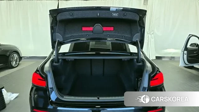 BMW 5 Series (G30) id 3354473 из Кореи 11