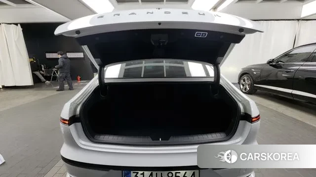 Hyundai Grandeur (GN7) id 3610356 из Кореи 11