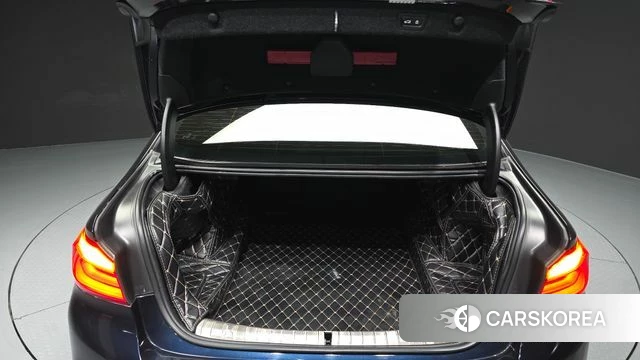 BMW 5 Series (G30) id 3845852 из Кореи 11