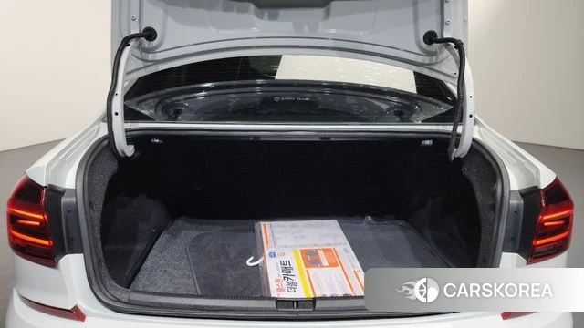 Volkswagen The New Passat id 3873637 из Кореи 11