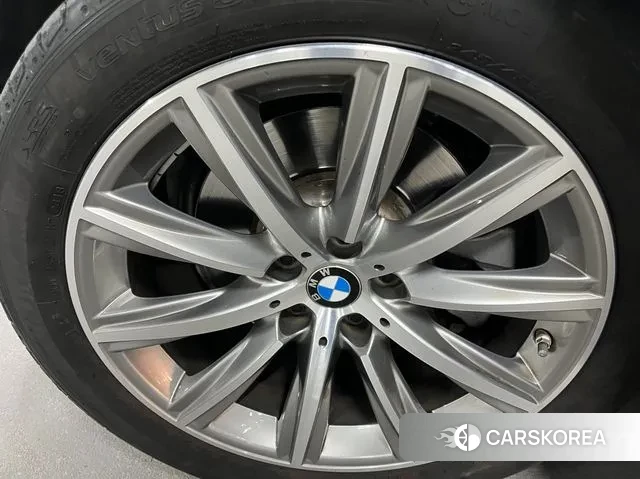 BMW 5 Series (G30) id 3469752 из Кореи 11