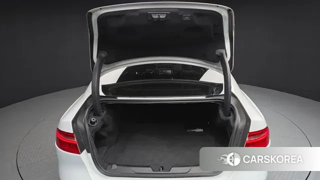 Jaguar XE id 3728438 из Кореи 11