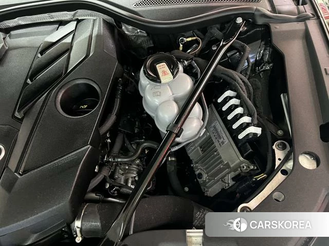 Audi A8 id 4207588 из Китая 11