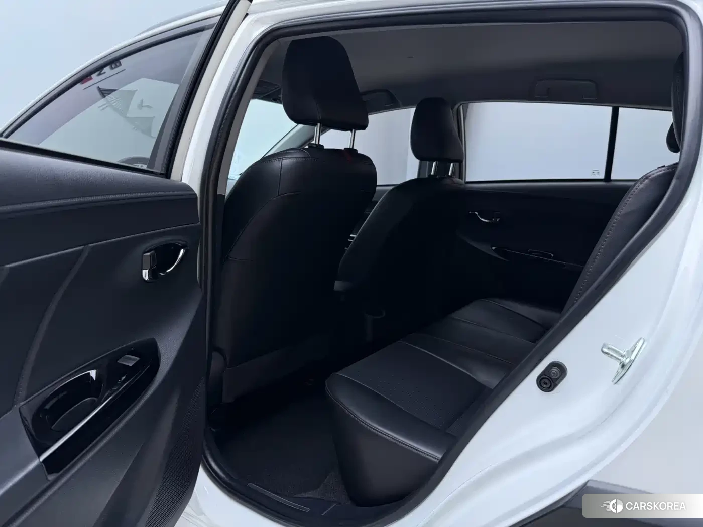 Toyota Yaris L id 4629487 из Китая 11