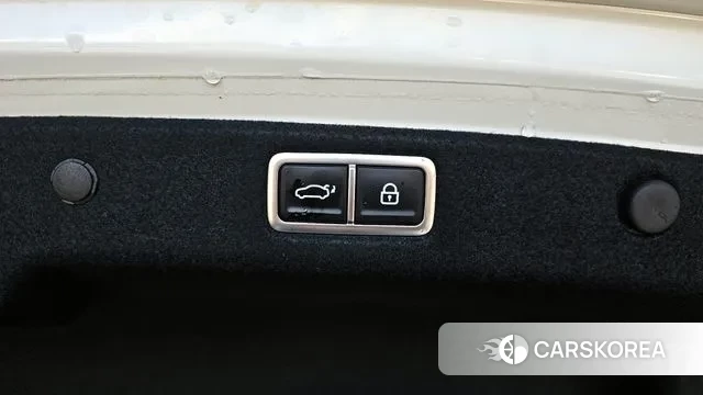 Hyundai Grandeur (GN7) id 3246940 из Кореи 11