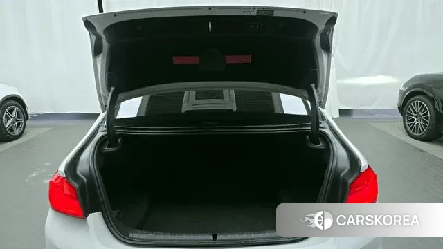 BMW 5 Series (G30) id 3493966 из Кореи 11