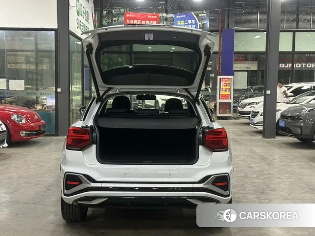 Audi Q2L id 4359484 из Китая 11