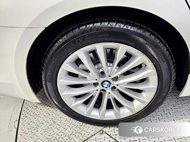 BMW 5 Series (G30) id 3754536 из Кореи 11