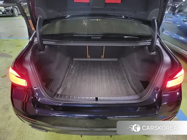 BMW 5 Series (G30) id 3032283 из Кореи 11