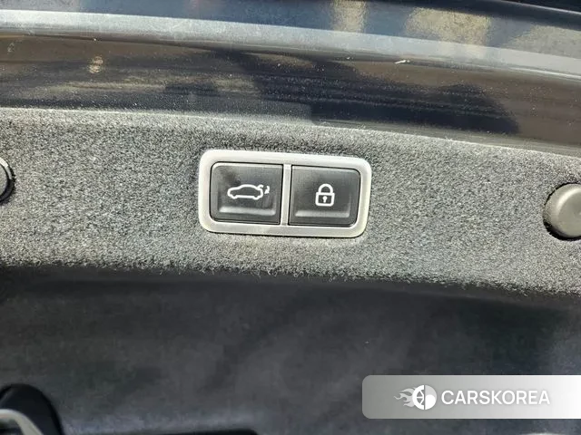 Hyundai Grandeur (GN7) id 3619447 из Кореи 11