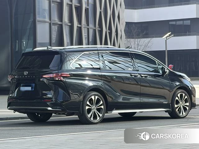 Toyota Grevia id 4272169 из Китая 11