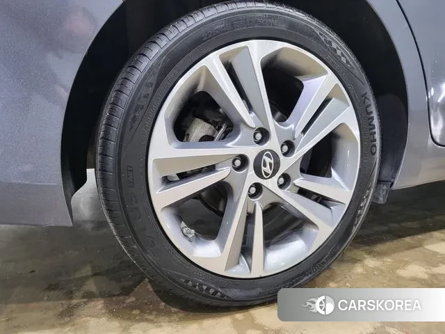 Hyundai Avante AD id 3732904 из Кореи 11