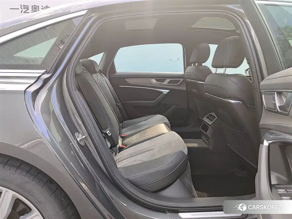 Audi A6L id 4576555 из Китая 11