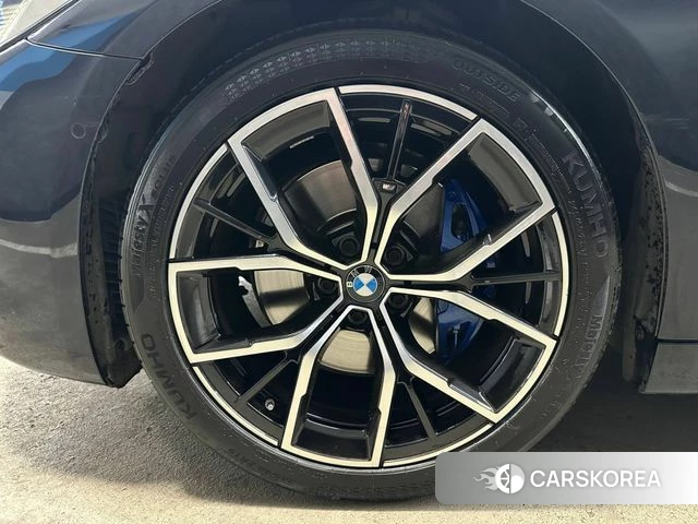 BMW 5 Series (G30) id 3841987 из Кореи 11