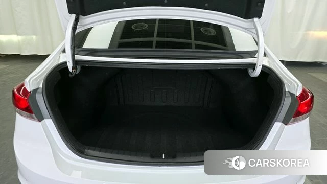 Hyundai Avante AD id 4356958 из Кореи 11
