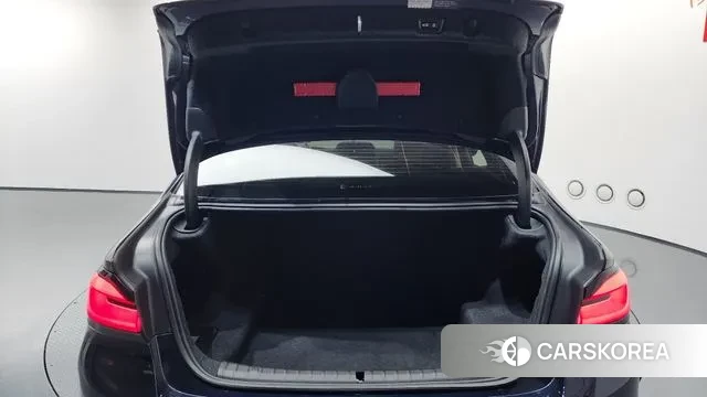 BMW 5 Series (G30) id 3357117 из Кореи 11