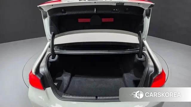 BMW 5 Series (G30) id 3692843 из Кореи 11