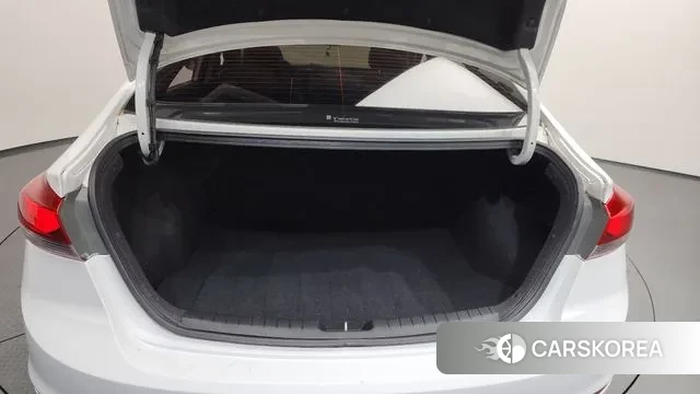 Hyundai Avante AD id 3742775 из Кореи 11