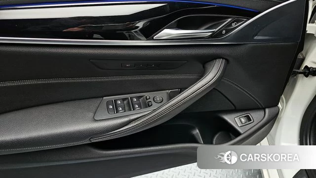 BMW 5 Series (G30) id 3905965 из Кореи 11