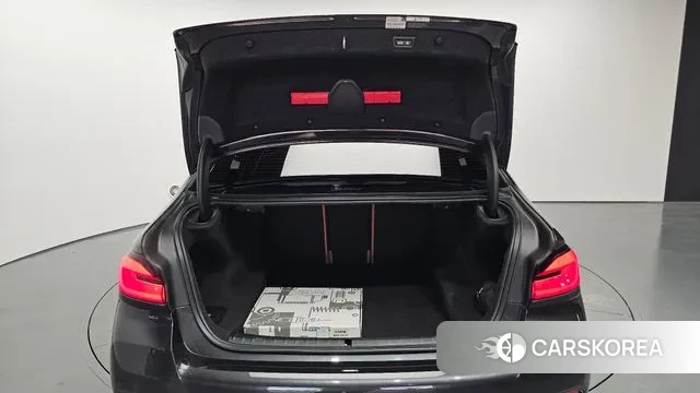 BMW 5 Series (G30) id 3421694 из Кореи 11