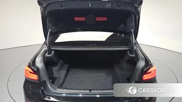 BMW 5 Series (G30) id 3053856 из Кореи 11