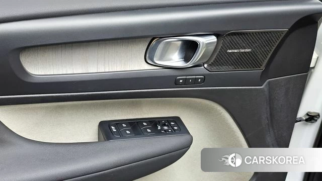 Volvo XC40 id 3892001 из Кореи 11