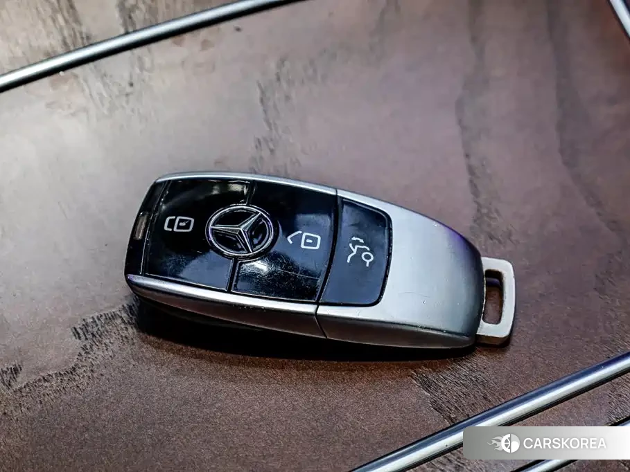 Mercedes-Benz E-Class id 4634719 из Китая 11