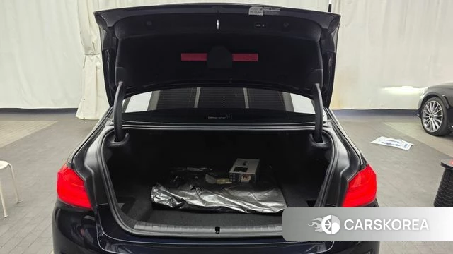 BMW 5 Series (G30) id 3872973 из Кореи 11