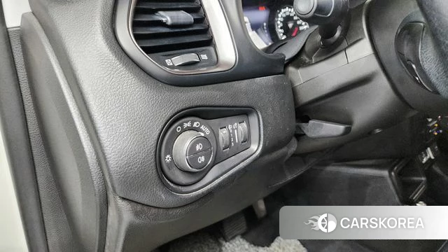 Jeep Renegade id 3965011 из Кореи 11