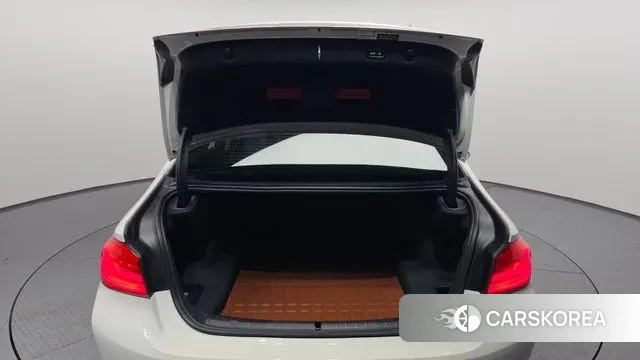 BMW 5 Series (G30) id 3692419 из Кореи 11