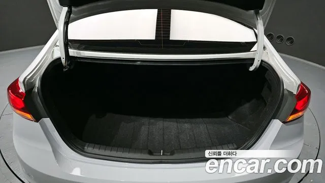 Hyundai Avante AD id 2433649 из Кореи 11