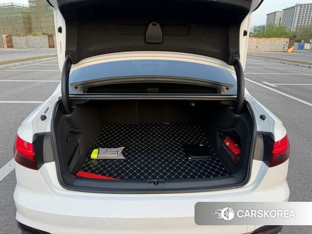 Audi A4L id 3983336 из Китая 11