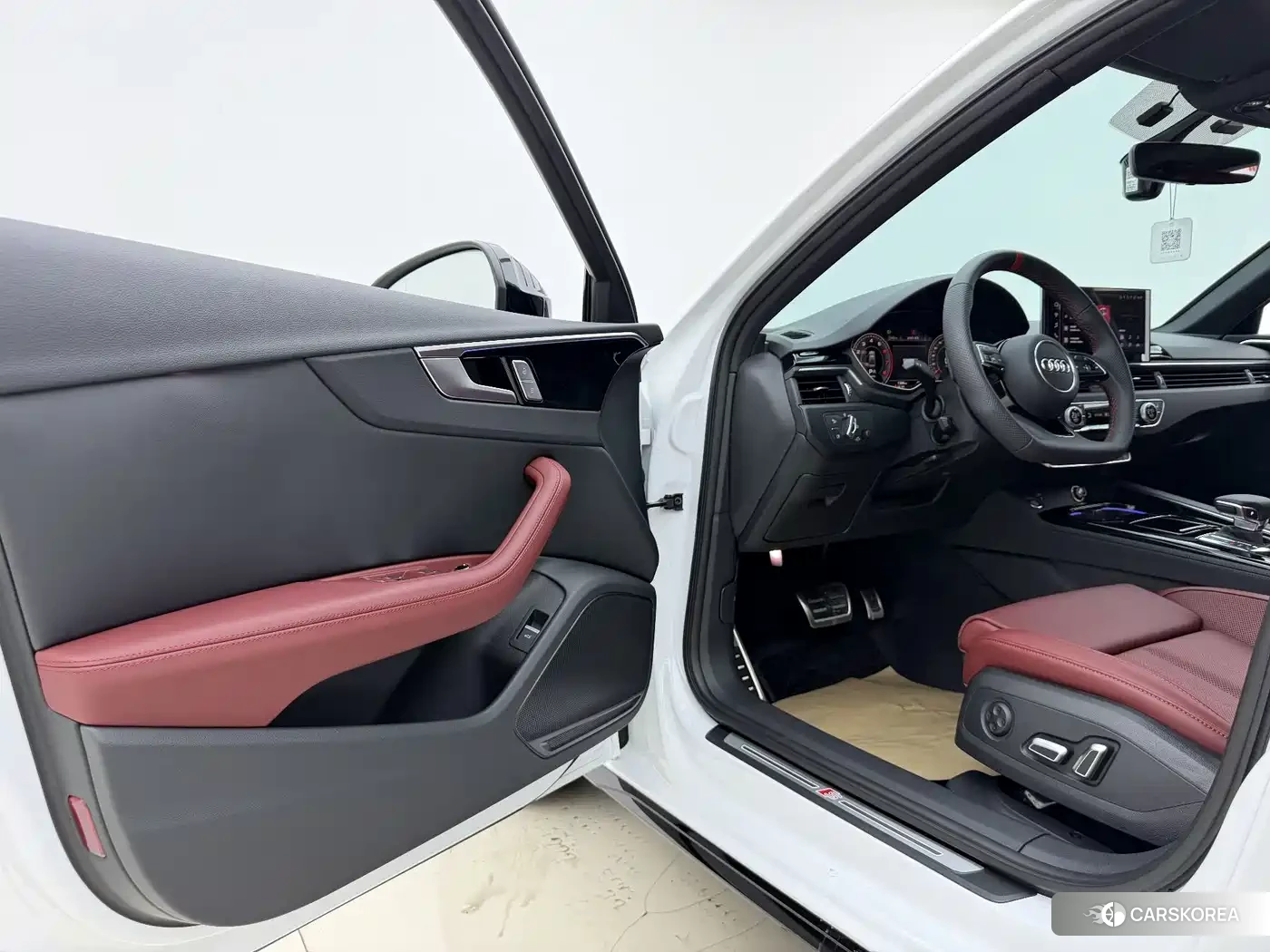 Audi A4L id 4681132 из Китая 11