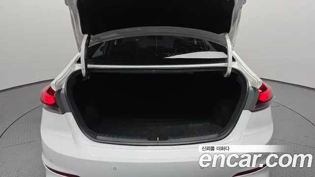 Hyundai Avante AD id 2827342 из Кореи 11