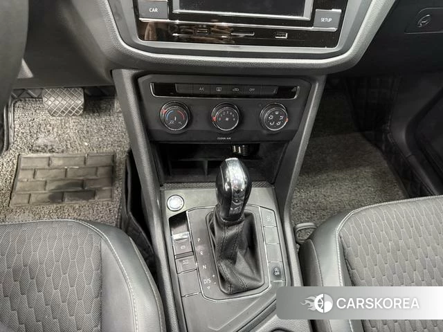 Volkswagen Tiguan L id 4261565 из Китая 11