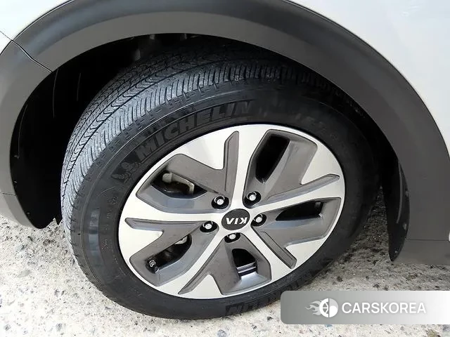 Kia Niro EV id 3367602 из Кореи 11