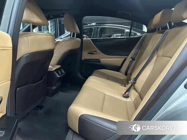 Lexus ES id 4291526 из Китая 11