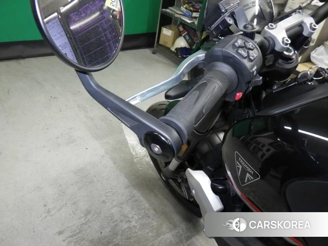 Triumph TRIDENT 660 id 3946622 из Японии 11