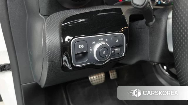 Mercedes-Benz A-Class W177 id 4524050 из Кореи 11