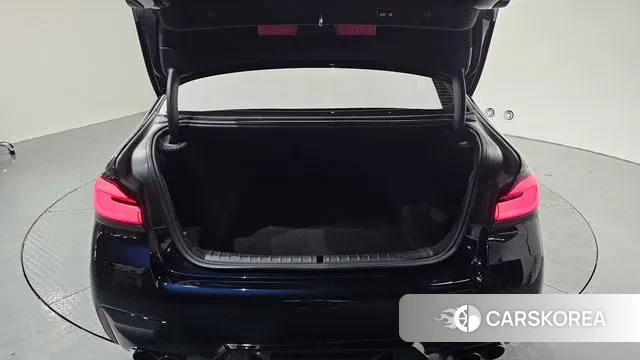 BMW 5 Series (G30) id 3478064 из Кореи 11