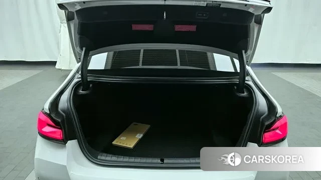 BMW 5 Series (G30) id 2993363 из Кореи 11