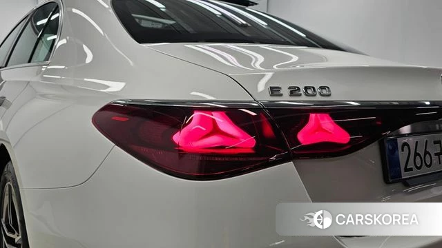 Mercedes-Benz E-Class W214 id 4211938 из Кореи 11