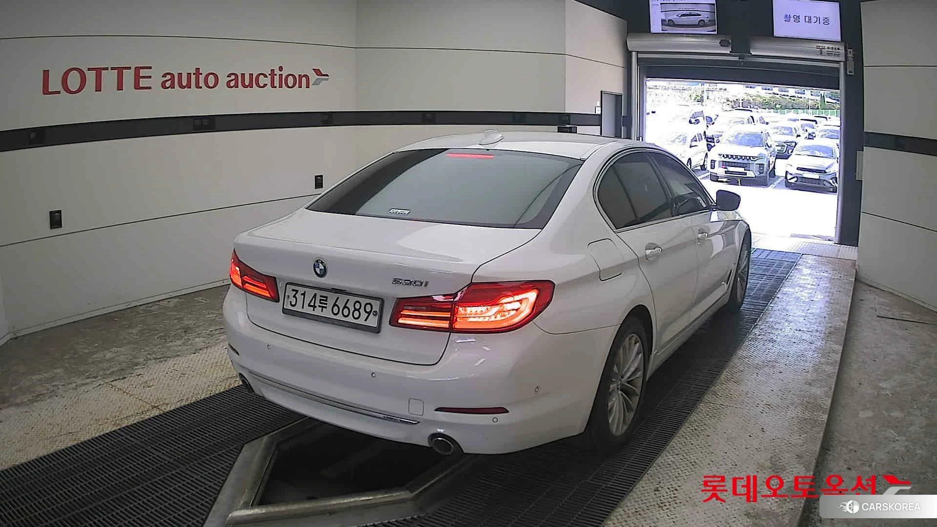 BMW  530i Luxury id 4902319 из Кореи 11
