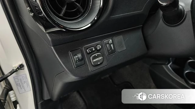 Toyota Prius C id 4491121 из Кореи 11