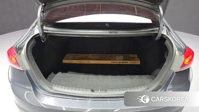 Hyundai Avante AD id 3599132 из Кореи 11