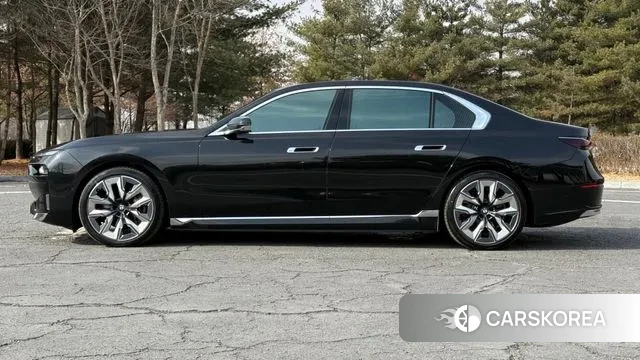 BMW i7 (G70) id 3664295 из Кореи 11