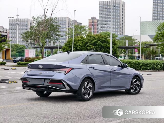 Hyundai Elantra id 4299746 из Китая 11